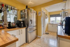 Kitchen- click for photo gallery